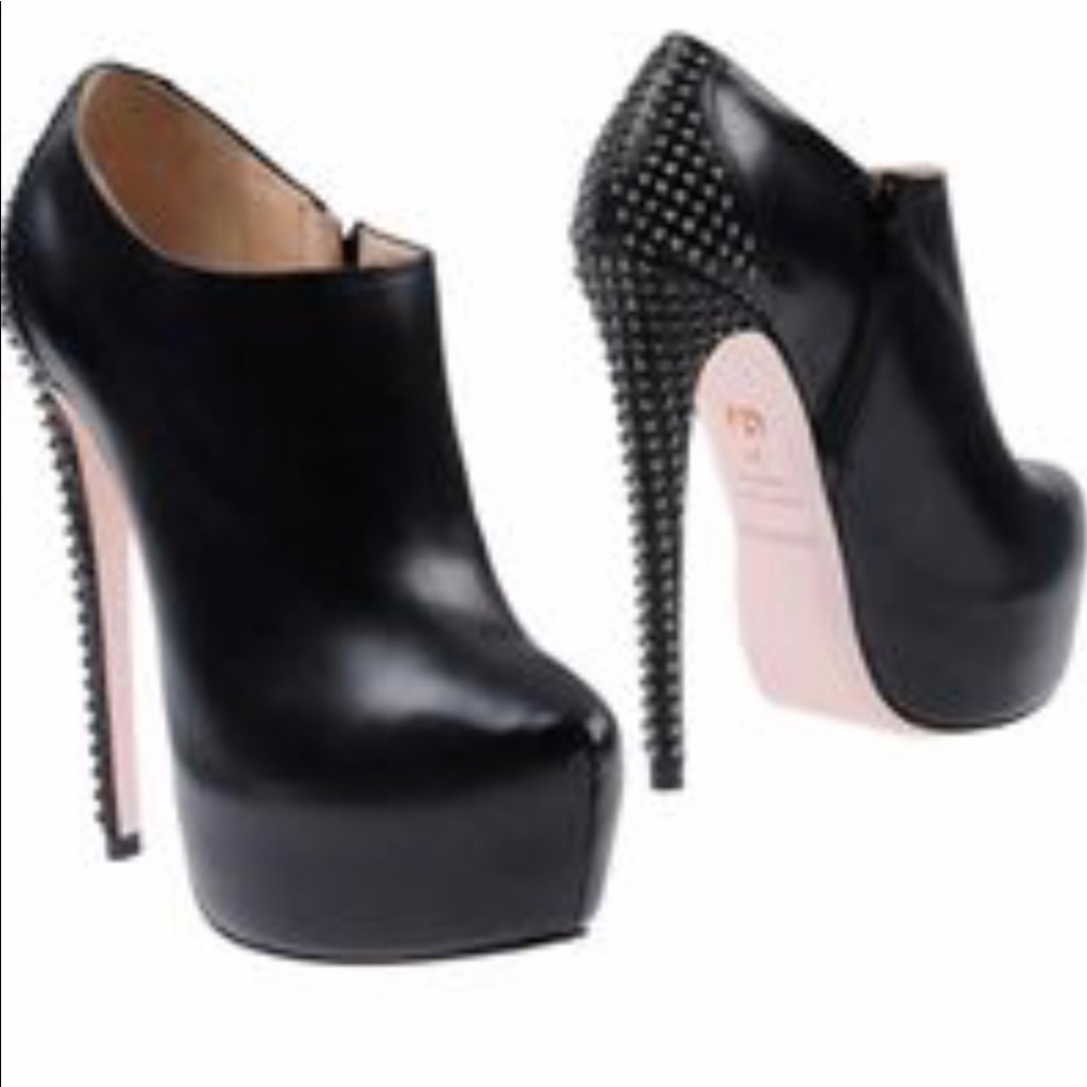 Ruthie Davis studded booties sz. 36.5